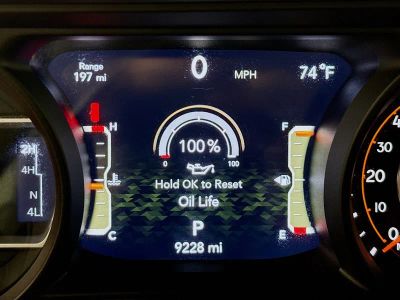 2025 Jeep Wrangler — photo 11 view