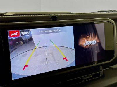 2025 Jeep Wrangler — photo 13 view