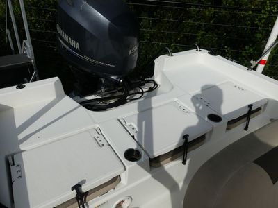 2014 NauticStar 210 Coastal - Photo 8