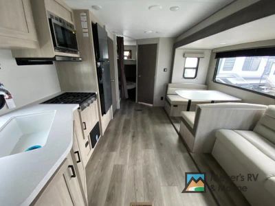 2026 Coachmen RV Catalina Summit Series 8 - Photo 6