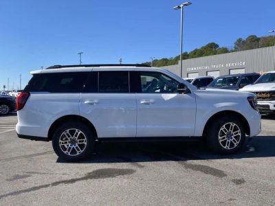 2026 Ford Expedition - Photo 2