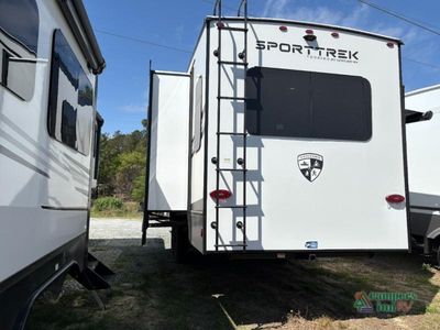 2026 Venture RV SportTrek Touring Edition — interior view