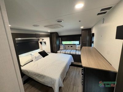 2026 Venture RV SportTrek Touring Edition — photo 50 view
