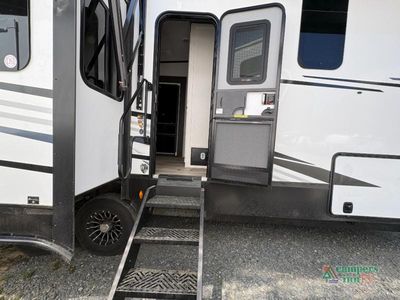 2026 Venture RV SportTrek Touring Edition — photo 7 view