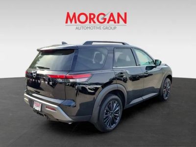 2026 Nissan Pathfinder — side profile view