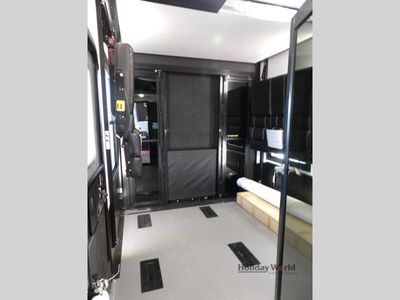 2025 Keystone Fuzion - Photo 12