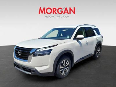 2024 Nissan Pathfinder — interior view