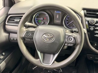 2020 Toyota Camry Hybrid LE — photo 18 view