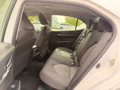2020 Toyota Camry Hybrid LE — photo 14 view