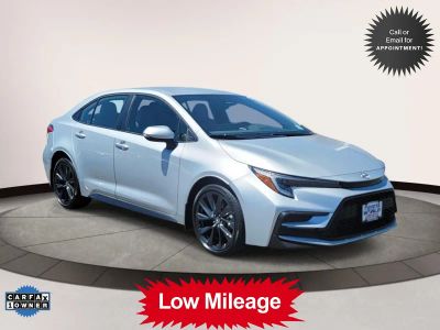 2023 Toyota Corolla SE in Silver — front three-quarter view