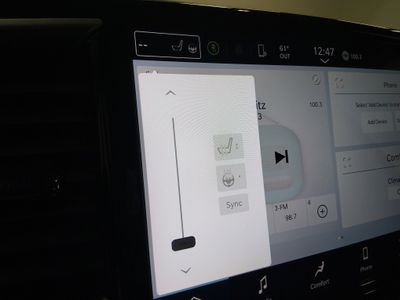2023 Chrysler Pacifica — photo 18 view