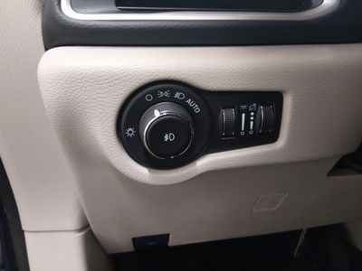 2023 Chrysler Pacifica — photo 13 view