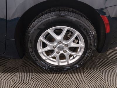 2023 Chrysler Pacifica — photo 10 view