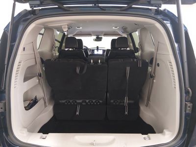 2023 Chrysler Pacifica — photo 11 view