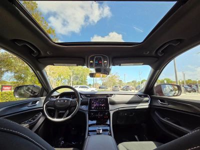 2026 Jeep Grand Cherokee — photo 10 view