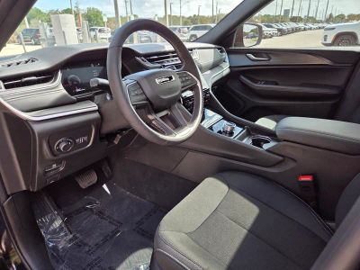 2026 Jeep Grand Cherokee — photo 14 view