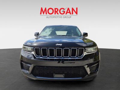 2026 Jeep Grand Cherokee — side profile view