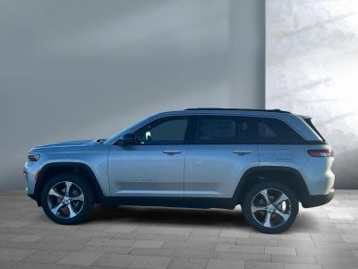 2026 Jeep Grand Cherokee — interior view