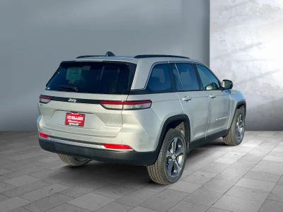 2026 Jeep Grand Cherokee — photo 7 view