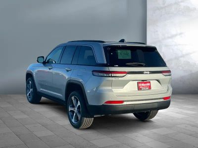 2026 Jeep Grand Cherokee — detail view
