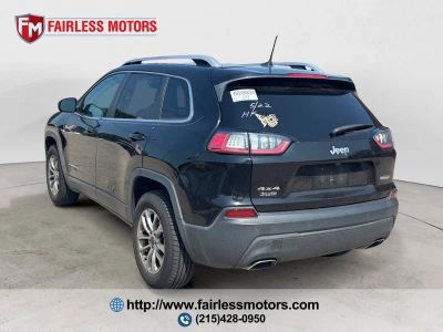 2019 Jeep Cherokee — rear three-quarter view