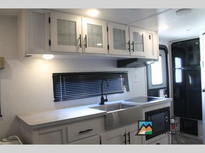 2022 Dutchmen RV Coleman Rubicon - Photo 8