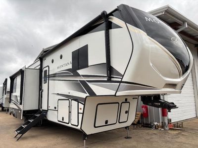 2025 Keystone Montana - Photo 1