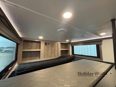 2025 Keystone Montana - Photo 10