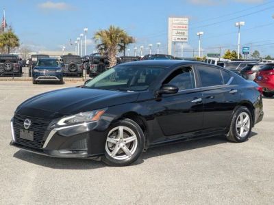 2023 Nissan Altima - Photo 1