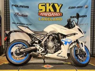 2026 Suzuki GSX-8R — front three-quarter view
