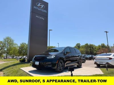 2024 Chrysler Pacifica - Photo 1