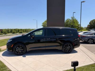 2024 Chrysler Pacifica - Photo 4