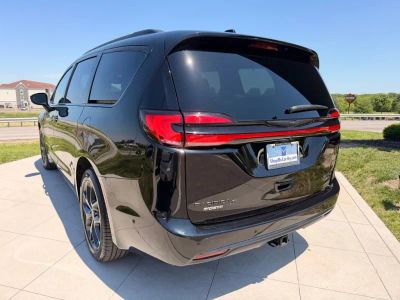 2024 Chrysler Pacifica - Photo 5