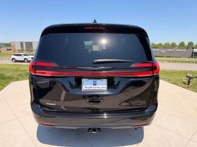 2024 Chrysler Pacifica - Photo 6