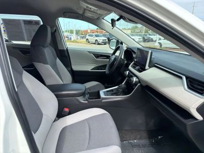 2024 Toyota RAV4 — photo 25 view