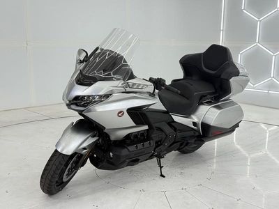 2025 Honda Gold Wing Tour - Photo 2
