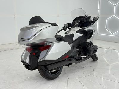 2025 Honda Gold Wing Tour - Photo 5