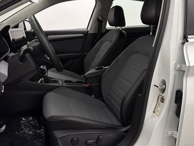 2025 Volkswagen Jetta - Photo 13