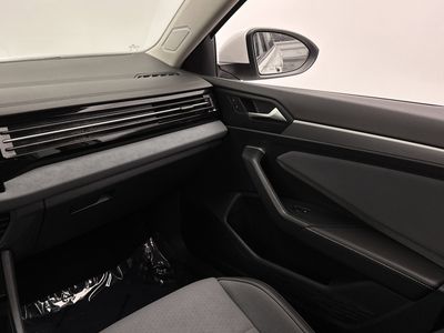 2025 Volkswagen Jetta - Photo 25