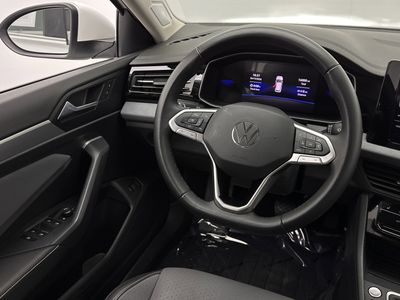 2025 Volkswagen Jetta - Photo 23