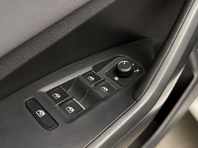 2025 Volkswagen Jetta - Photo 10