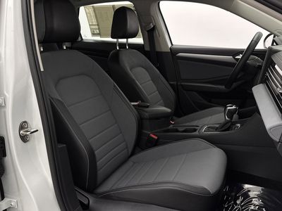 2025 Volkswagen Jetta - Photo 31