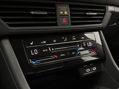2025 Volkswagen Jetta - Photo 15