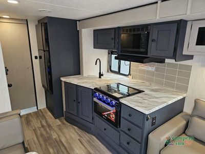 2026 Coachmen RV Apex Ultra-Lite - Photo 10