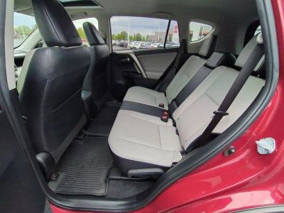 2018 Toyota RAV4 - Photo 17