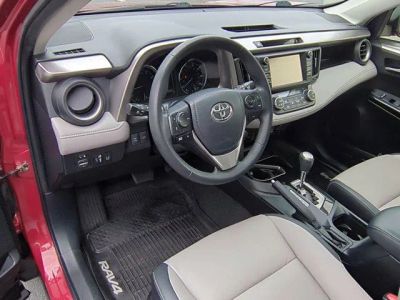2018 Toyota RAV4 - Photo 9