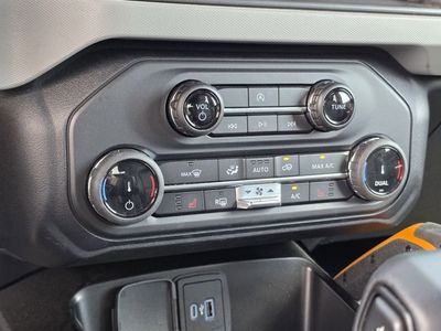 2022 Ford Bronco - Photo 17