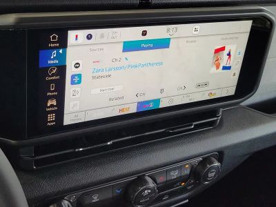 2026 Jeep Wrangler — photo 24 view