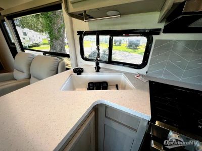2027 Coachmen Catalina Legacy Edition — photo 12 view