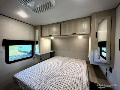 2027 Coachmen Catalina Legacy Edition — photo 16 view